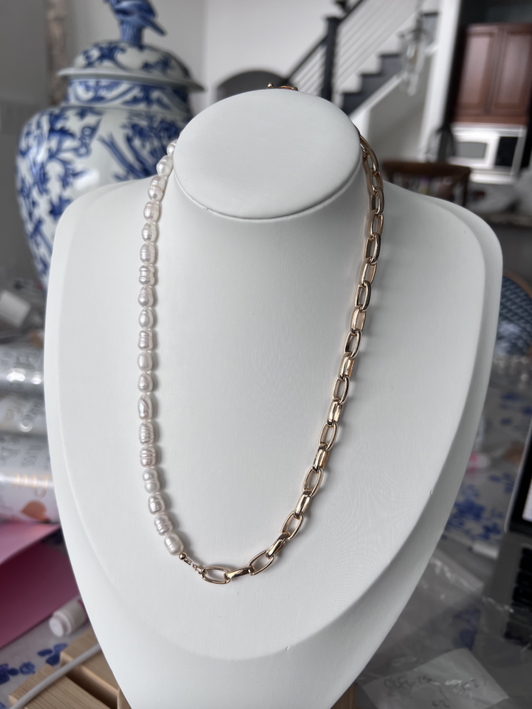 Half Pearl Half Paperclip Chain 14 in
Belle